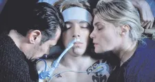 Simon (Gabin Verdet) with his parents Vincent (Kool Shen) and Marianne (Emmanuelle Seigner)